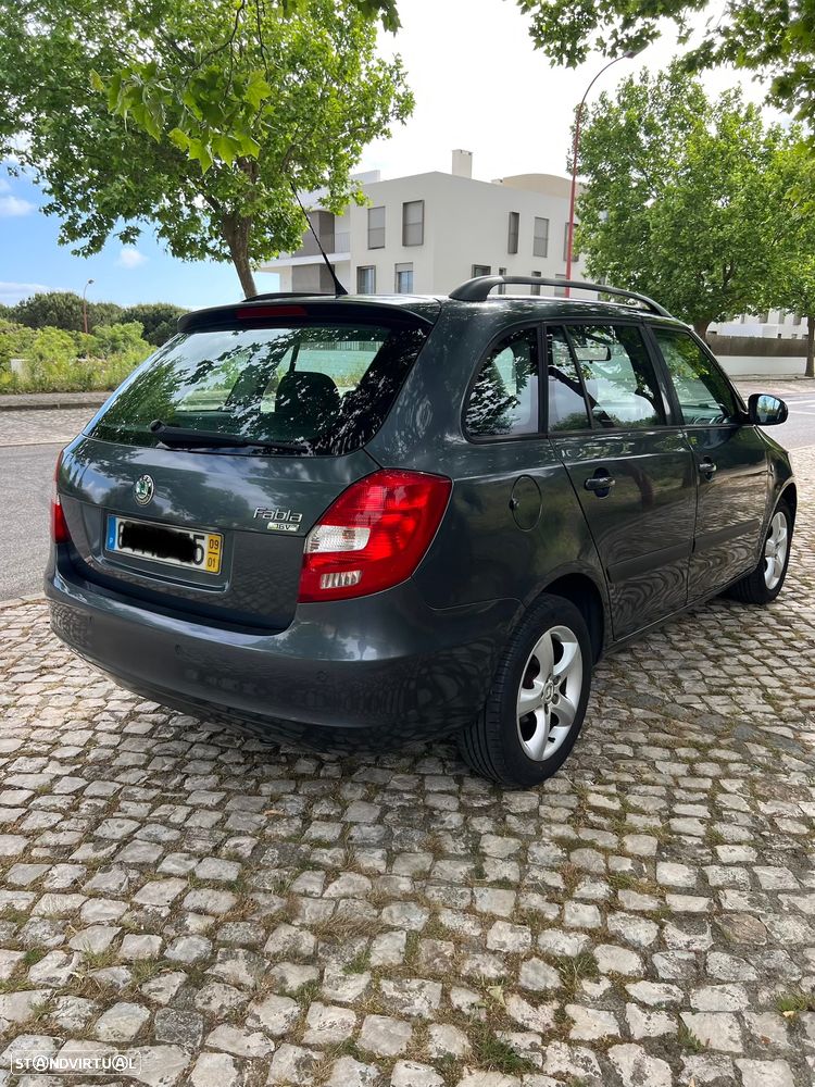 Skoda Fabia Break 1.4 Elegance - 4