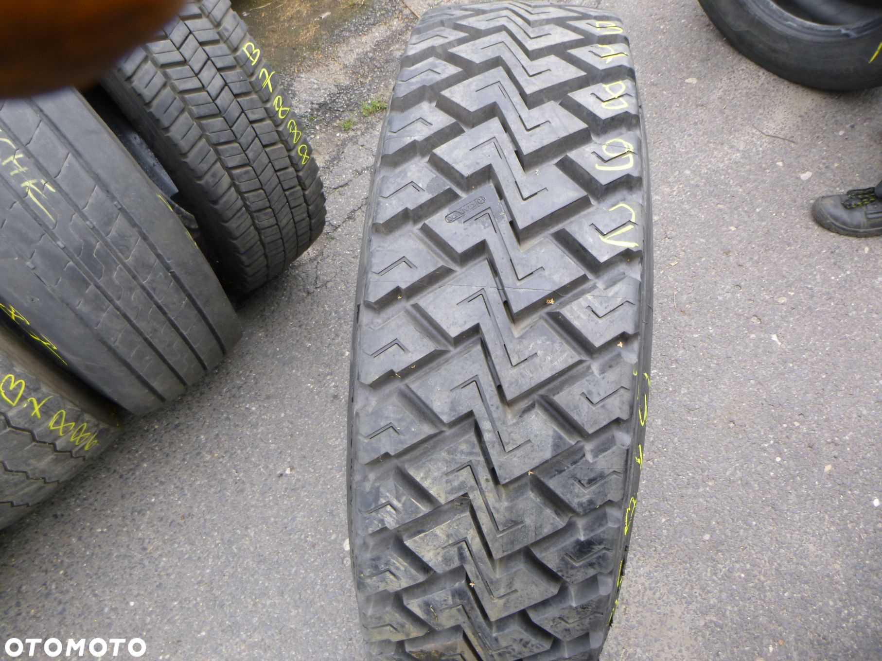 Opona 305/70R 22.5 Michelin POJEDYNCZE Z Napędowa. Opony ciężarowe - 2