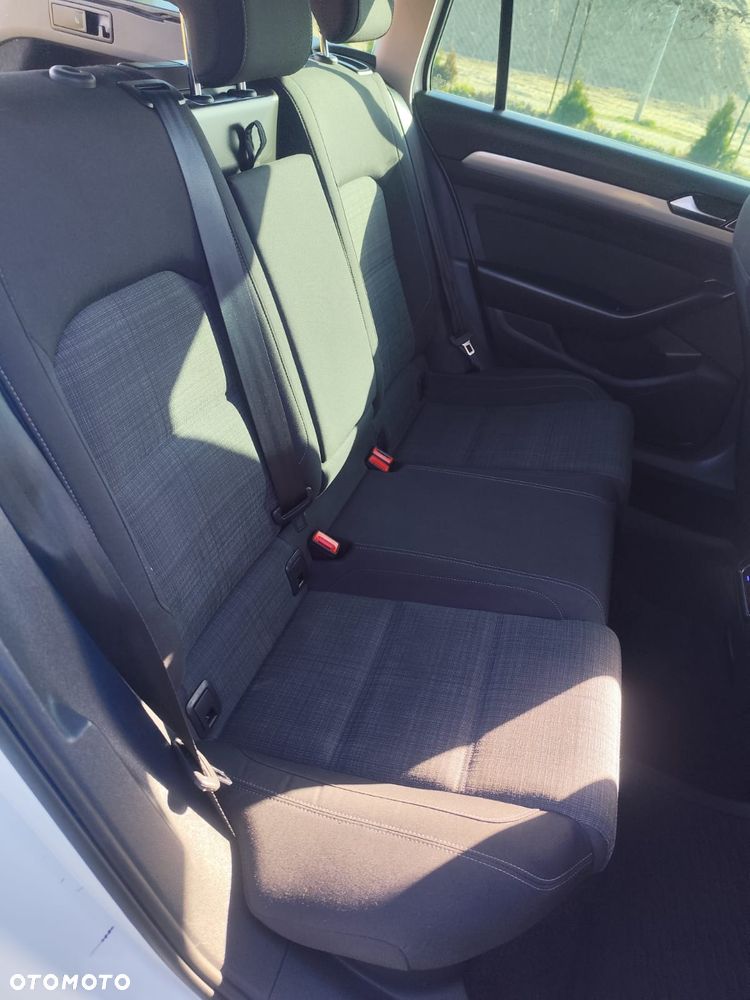 Volkswagen Passat 2.0 TDI Elegance DSG - 5