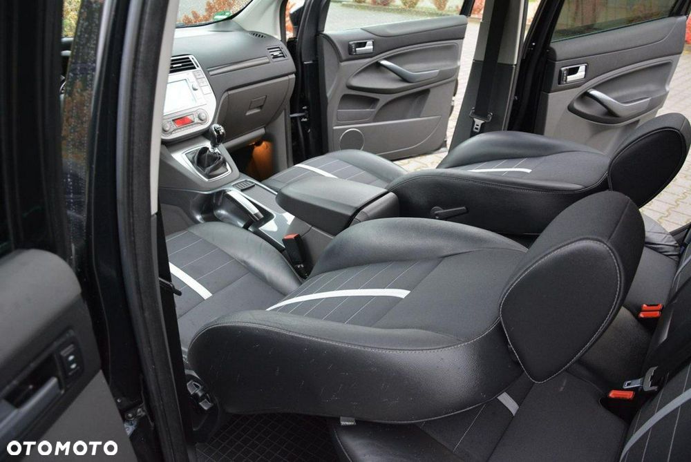 Ford Kuga 2.0 TDCi 2x4 Titanium - 21