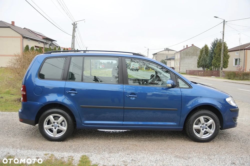 Volkswagen Touran - 4