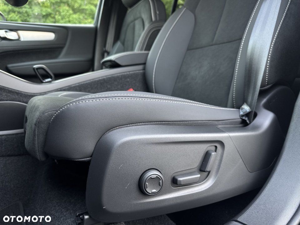 Volvo XC 40 - 18
