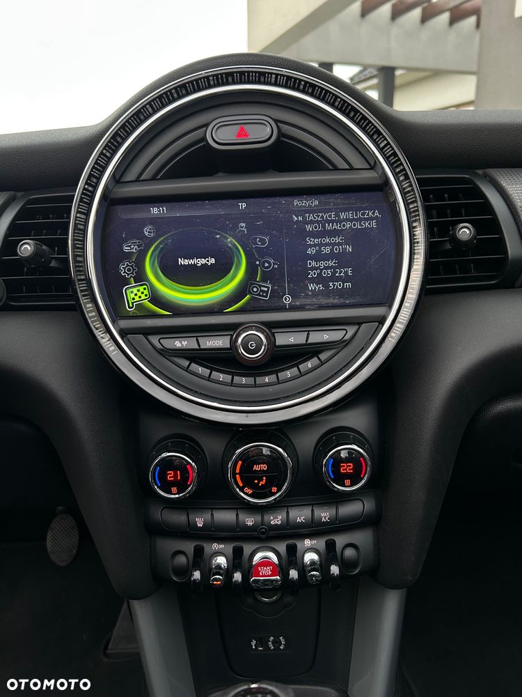 MINI Cooper Standard - 12