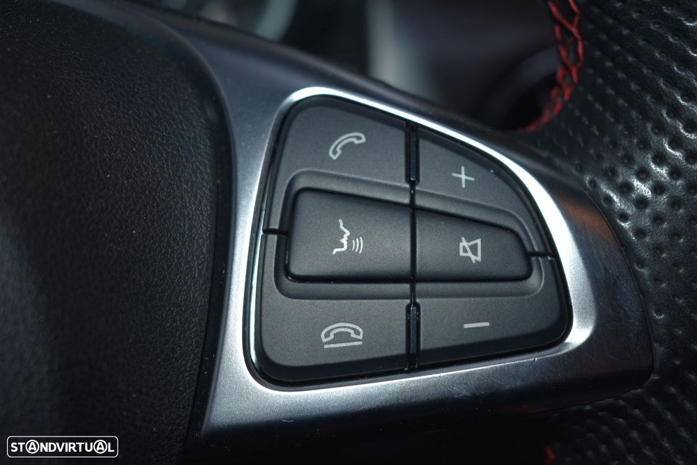 Mercedes-Benz CLA 180 - 40