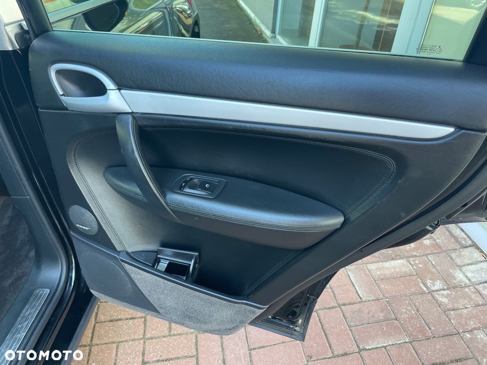 Porsche Cayenne Turbo - 10