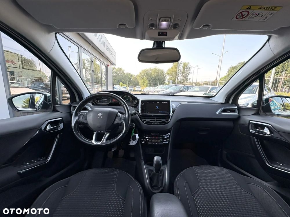 Peugeot 208 1.2 PureTech Style - 23