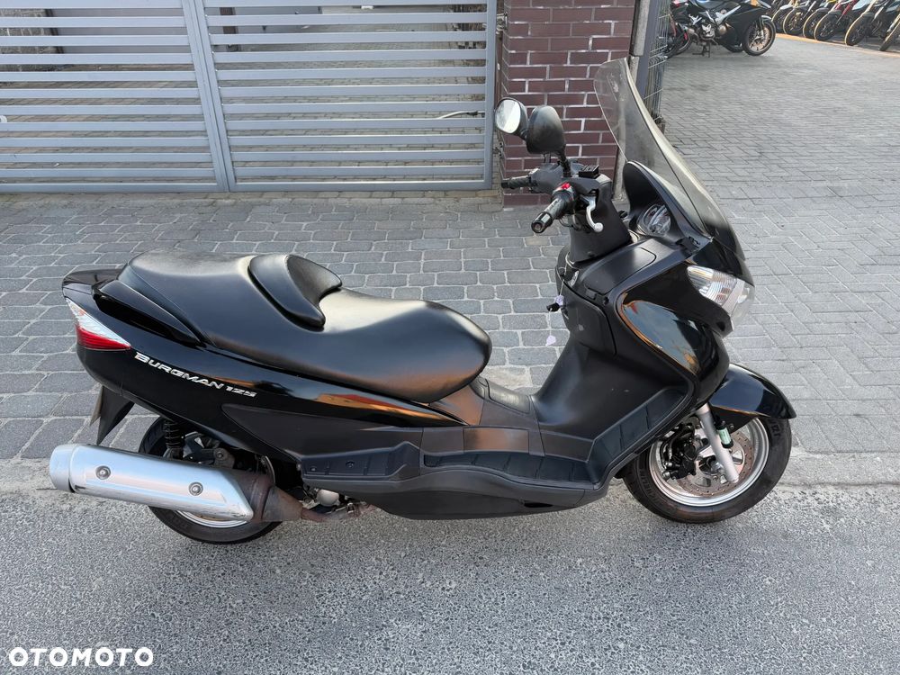Suzuki Burgman - 4