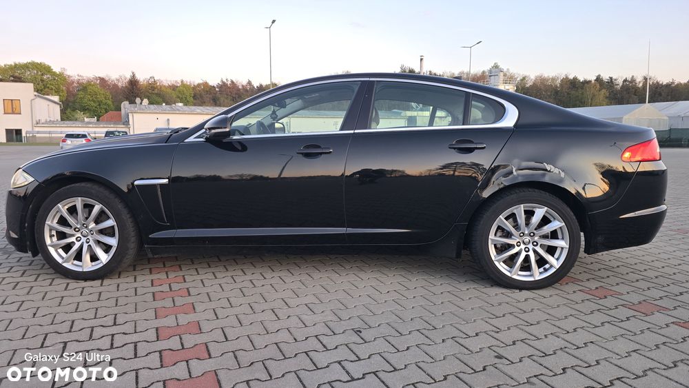 Jaguar XF 2.2 D Luxury - 8