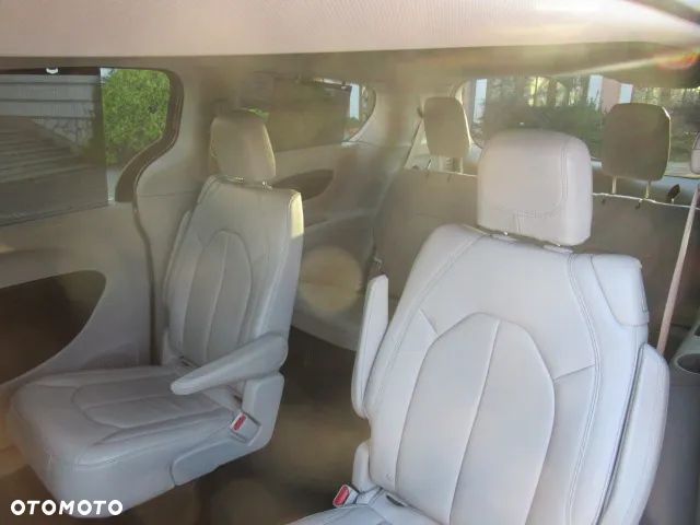 Chrysler Pacifica - 19