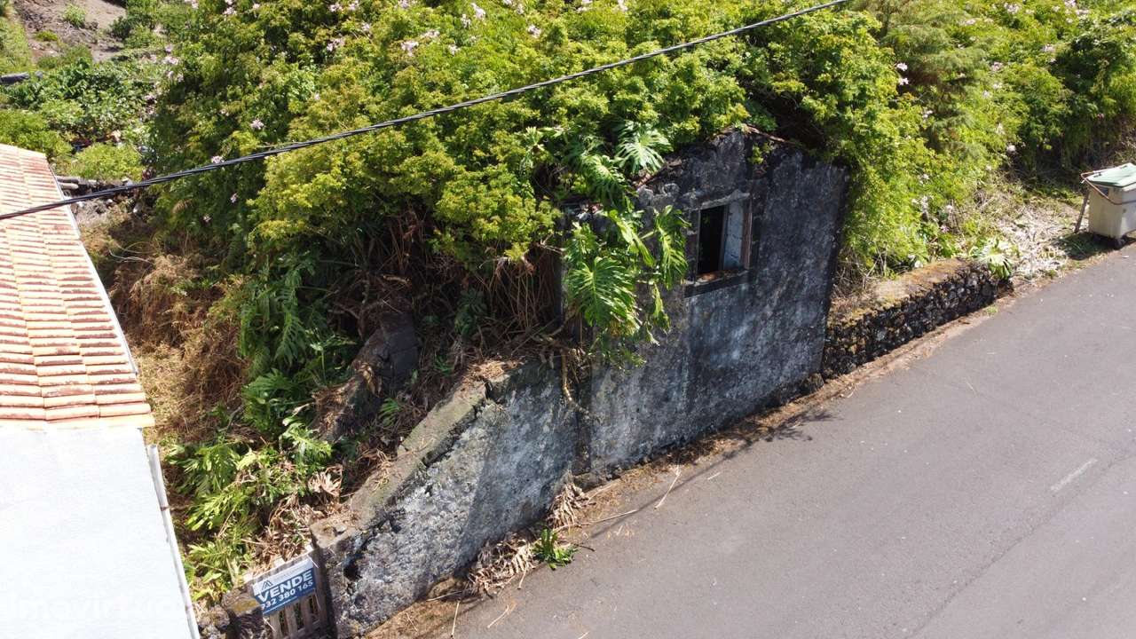 Ruina para reconstrução em Sao Roque do Pico - Grande imagem: 3/24