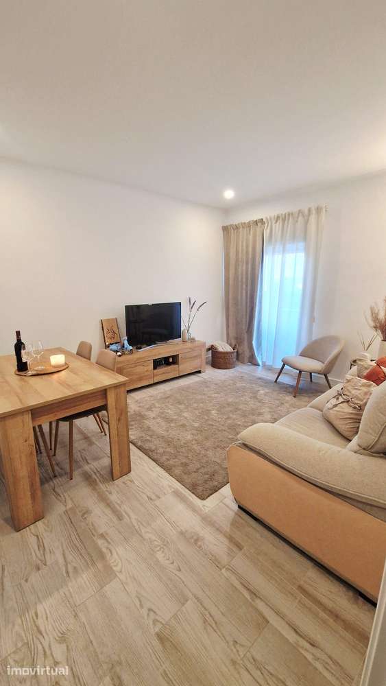 Apartamento T2 c/suite - Remodelado - Alhos Vedros