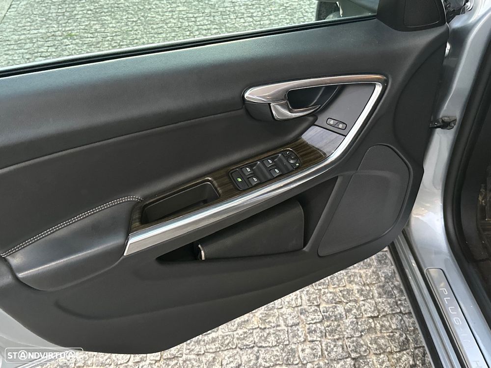 Volvo V60 D6 Plug-In-Hybrid AWD Geartronic Pure Limited - 10