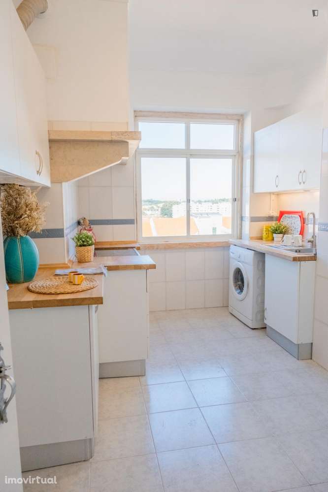 Quarto - localizado em Roma-Areeiro Lisbon - Grande imagem: 5/11