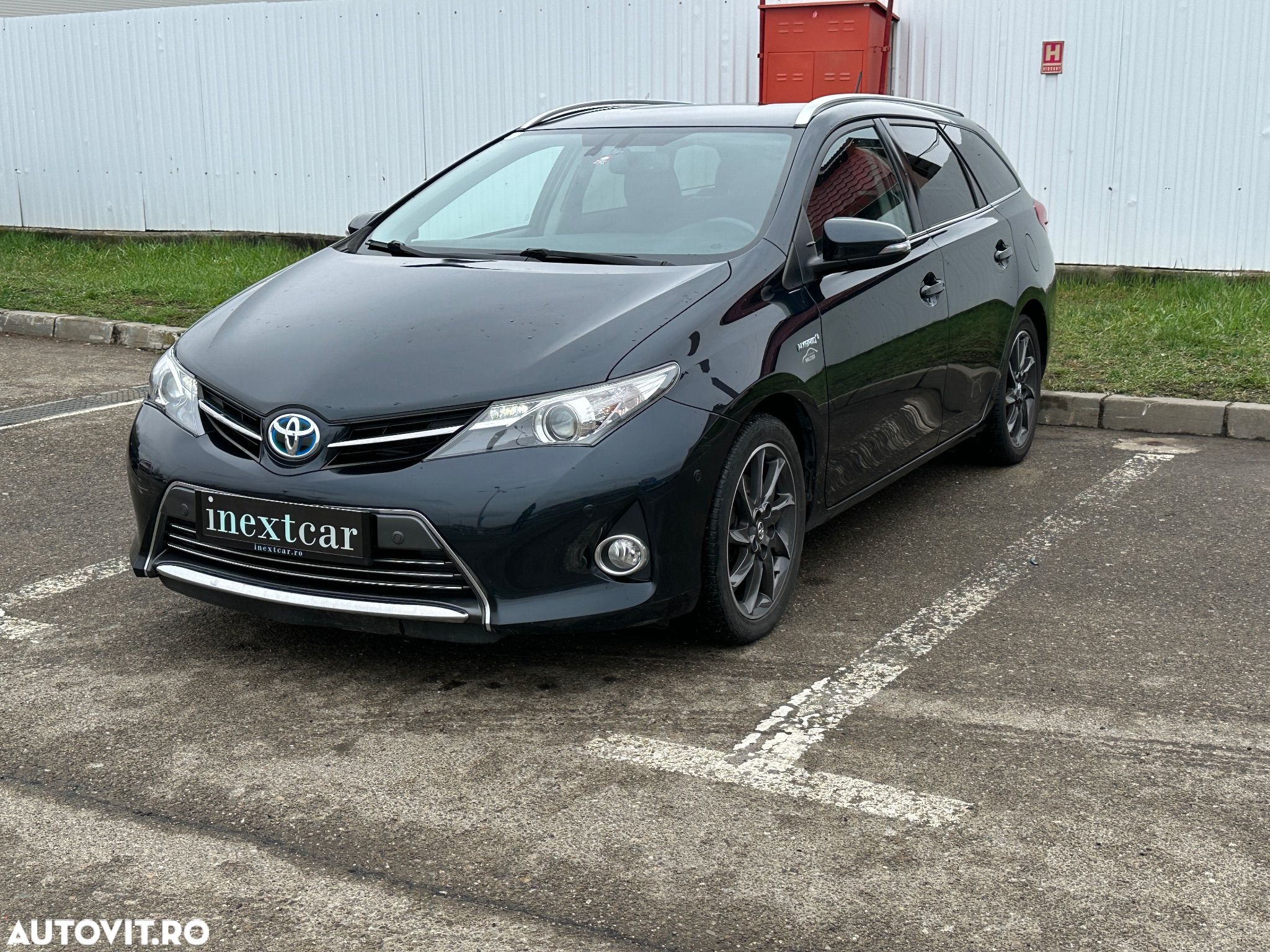 Toyota Auris 1.8 VVT-i Hybrid Automatik Touring Sports Executive - 1