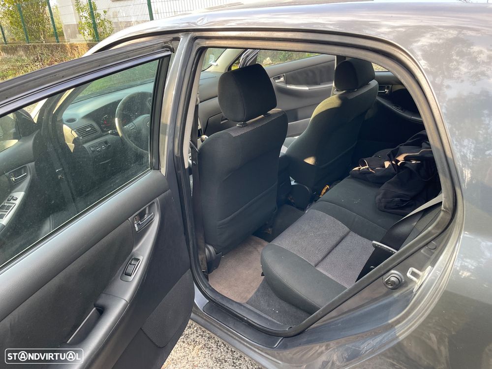 Toyota Corolla 1.4 D-4D Sol - 4