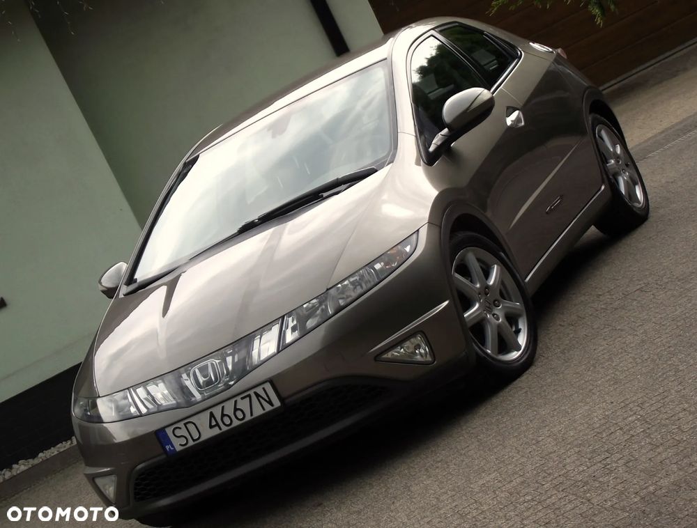 Honda Civic 1.8 Executive - 27