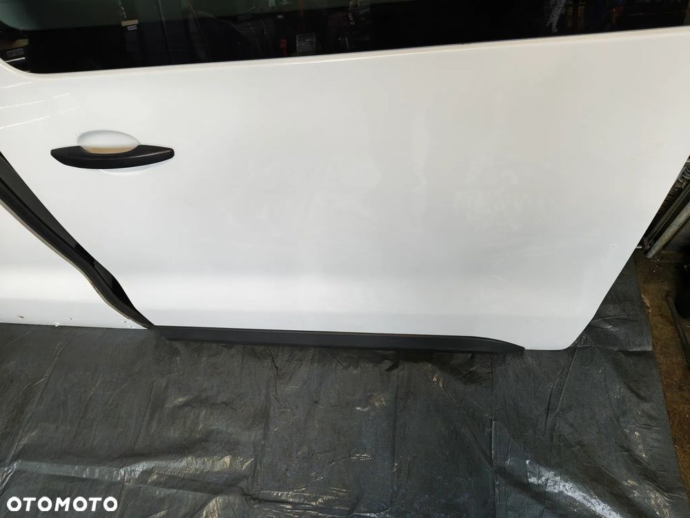 PEUGOET EXPERT JUMPY III VIVARO IV drzwi lewy boczne w kolor pod miernik 2022 EPR - 2