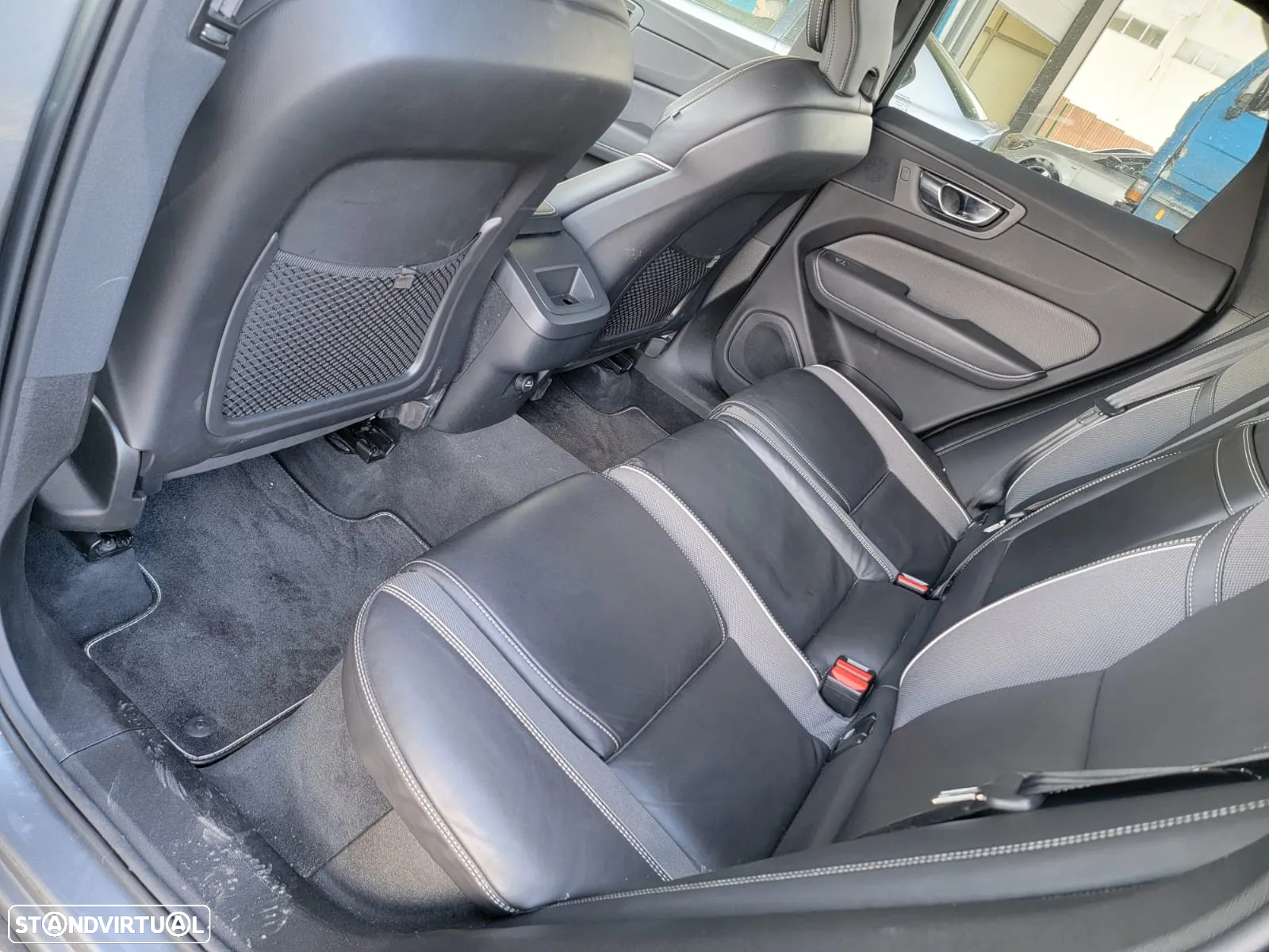 Volvo XC 60 2.0 D4 Momentum Plus Geartronic - 3