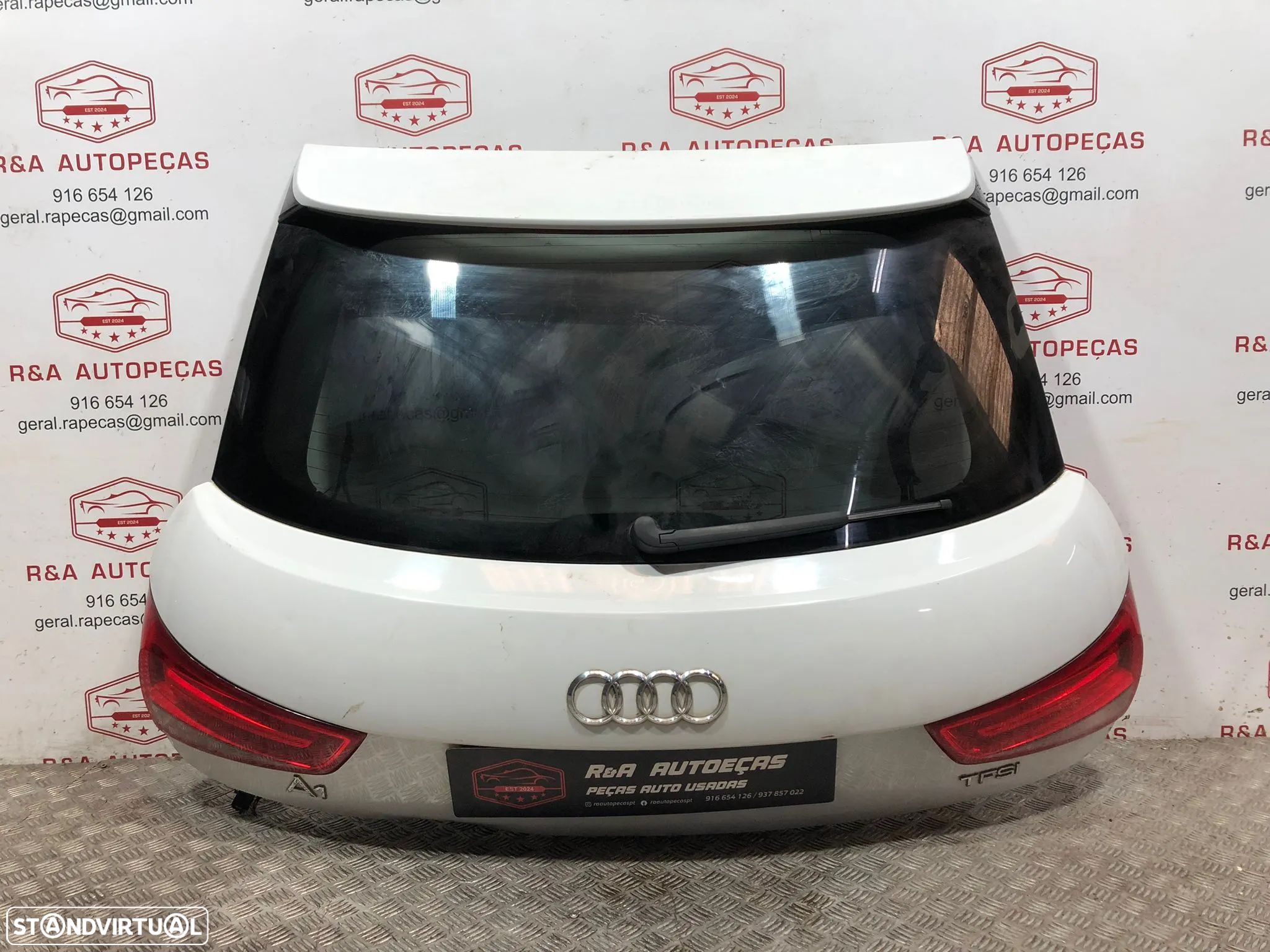 Tampa Porta Mala Audi A1 1.8 TFSI Original - 1