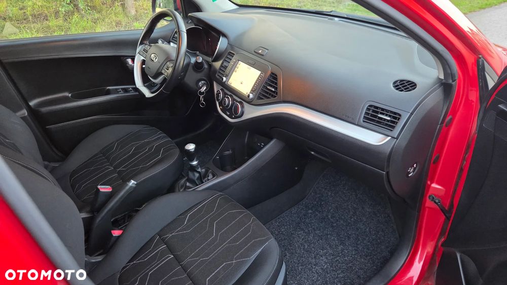 Kia Picanto 1.0 ISG UEFA EURO 2016 - 9