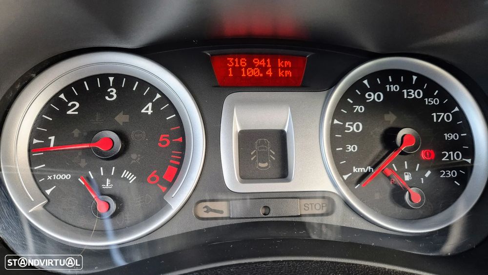Renault Clio Break 1.5 dCi Dynamique S - 12