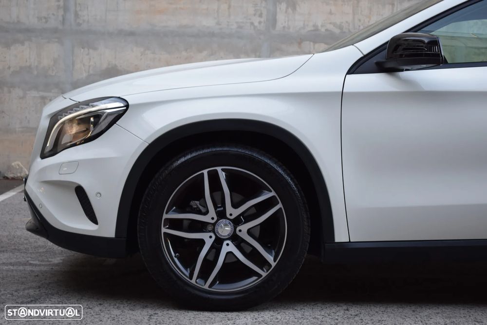 Mercedes-Benz GLA 180 CDI Urban - 15