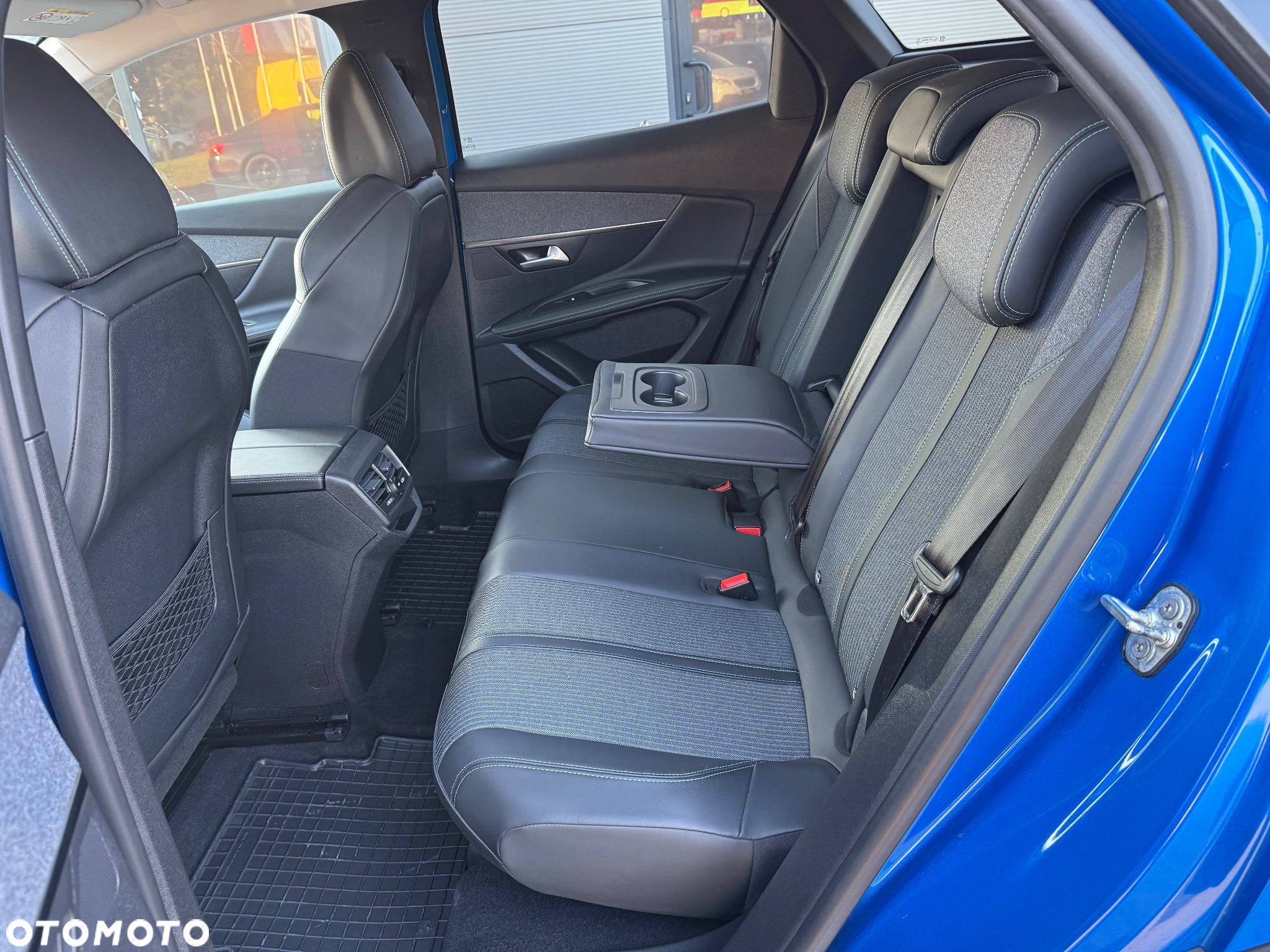 Peugeot 3008 1.2 PureTech Allure S&S EAT8 - 31