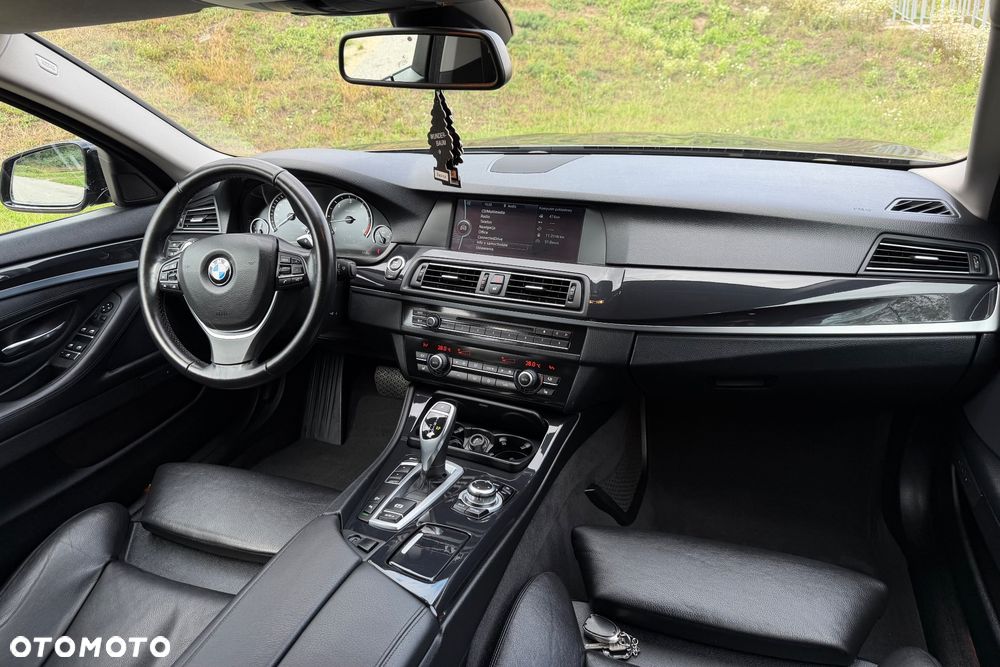 BMW Seria 5 530d xDrive Sport-Aut - 19