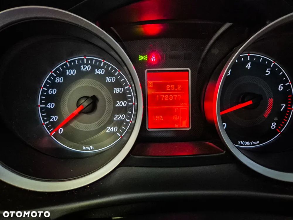 Mitsubishi Lancer 1.8 Intense - 13