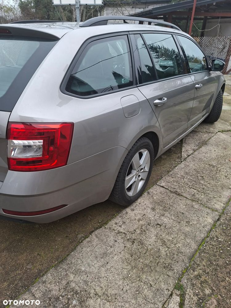 Skoda Octavia 2.0 TDI Ambition DSG - 6