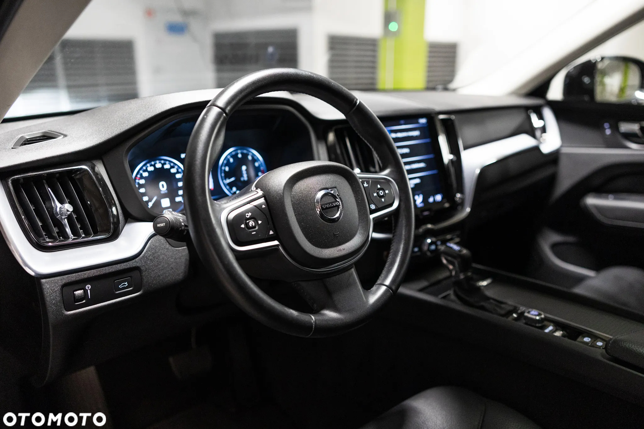 Volvo XC 60 B5 B AWD Ultimate Black Edition - 13