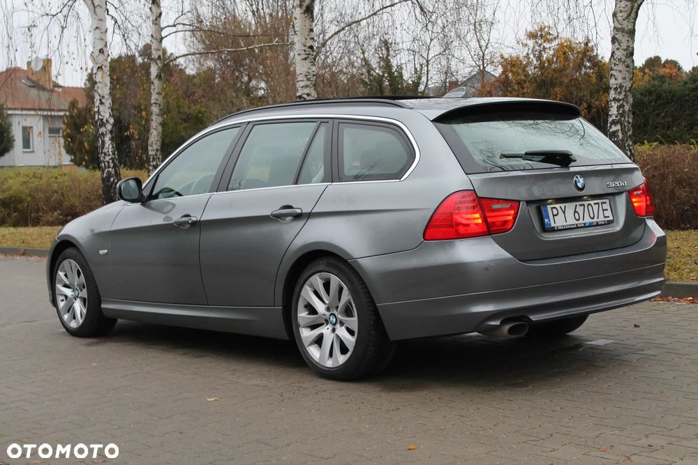 BMW Seria 3 320d - 23