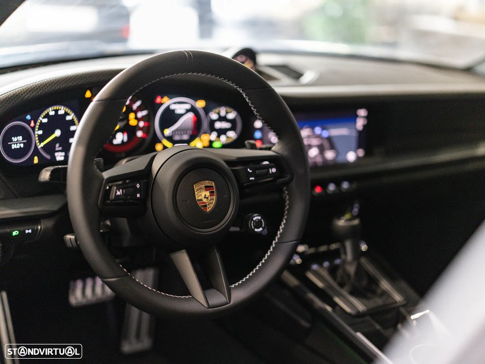 Porsche 911 (992) GT3 Touring Package PDK - 32