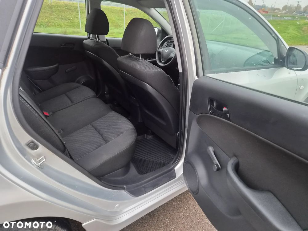 Hyundai i30 1.6 CRDi Comfort - 11