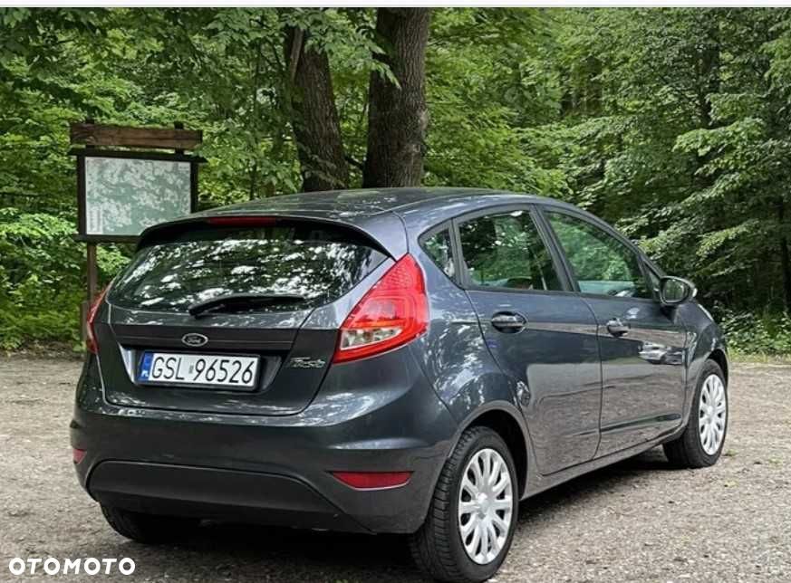 Ford Fiesta 2009 photo 2