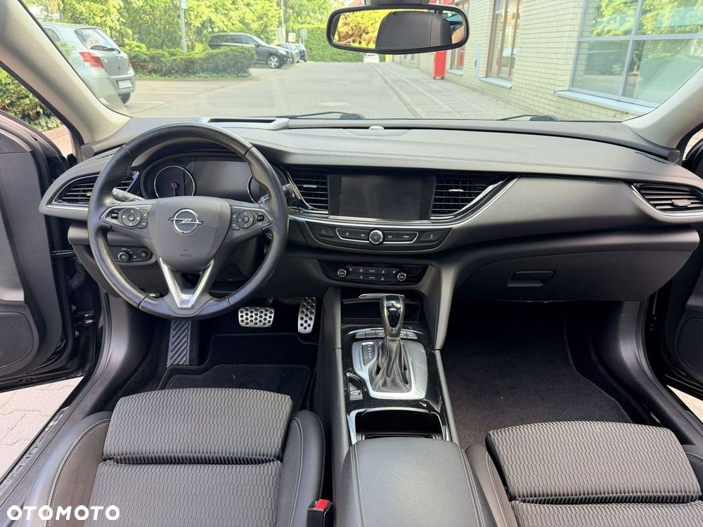 Opel Insignia - 25