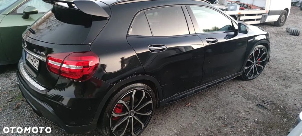 Mercedes-Benz GLA AMG 45 4-Matic - 9