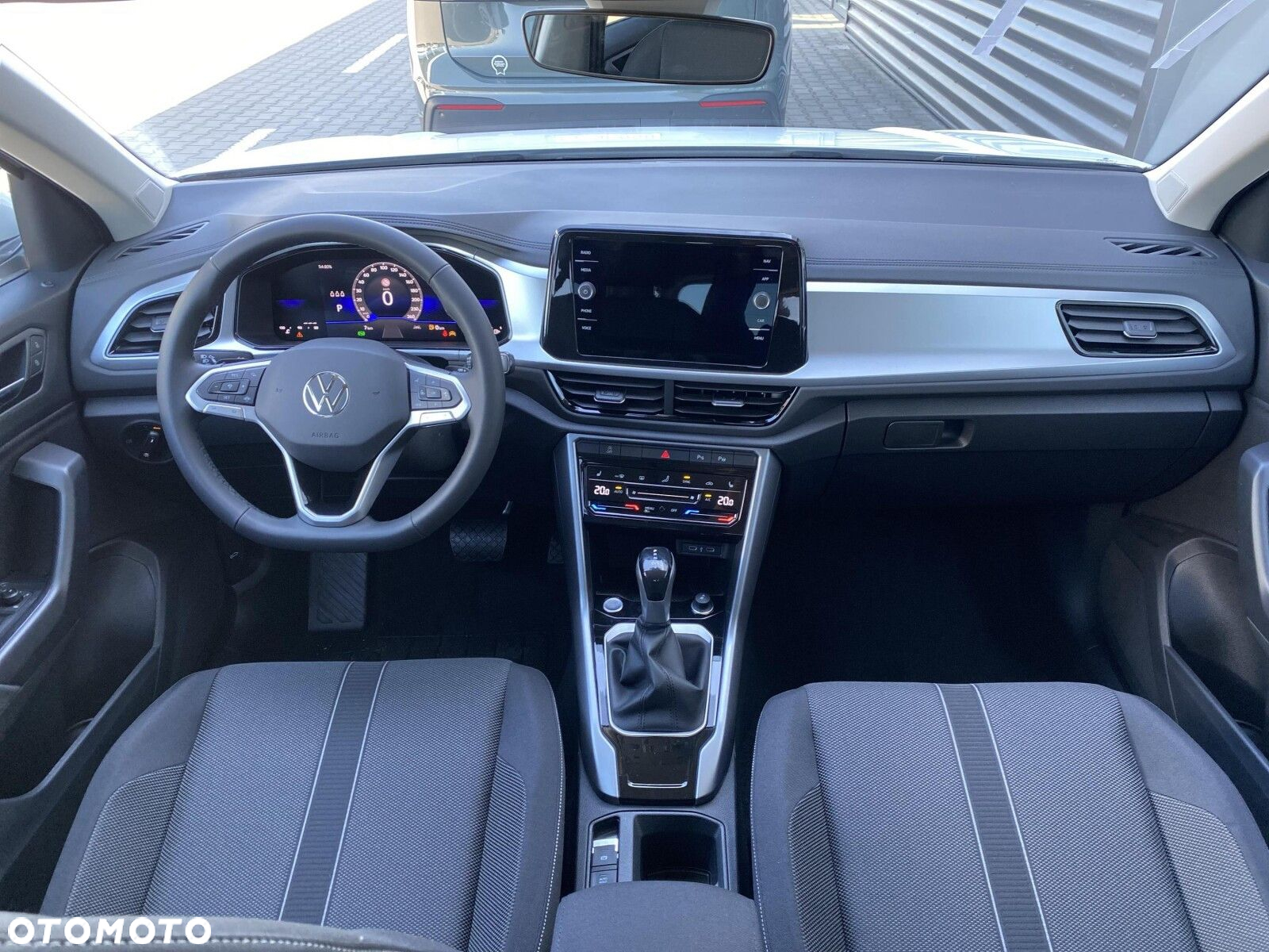 Volkswagen T-Roc - 23