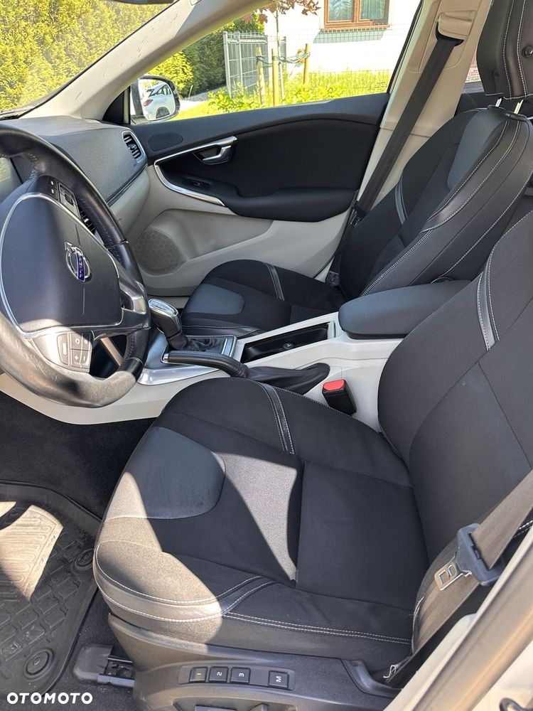Volvo V40 D4 Summum - 8