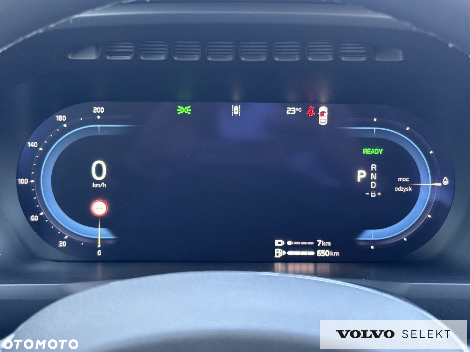 Volvo XC 90 - 9