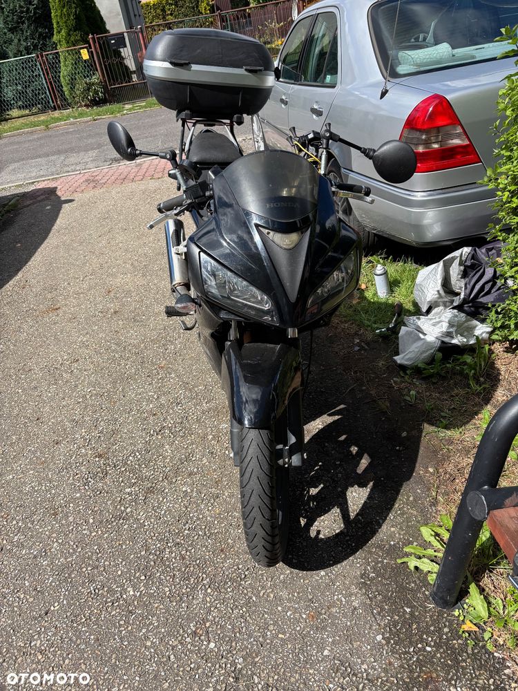 Honda CBR - 3