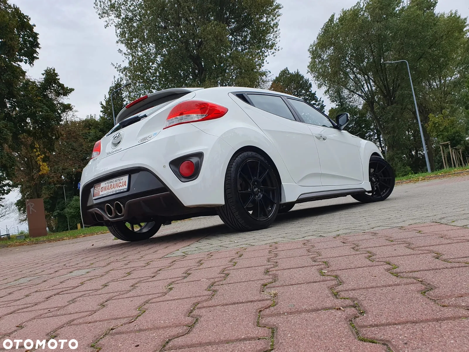 Hyundai Veloster 1.6 Turbo Premium - 23