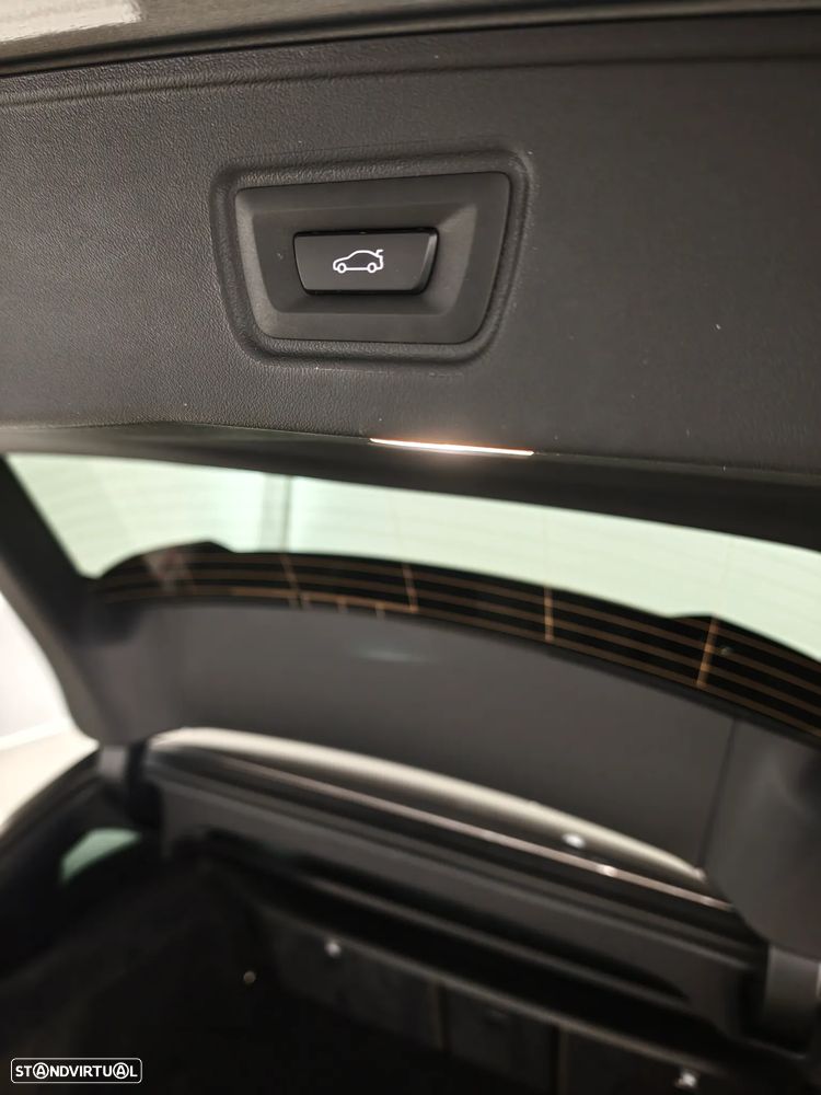 BMW 520 d Pack Desportivo M Pro - 43