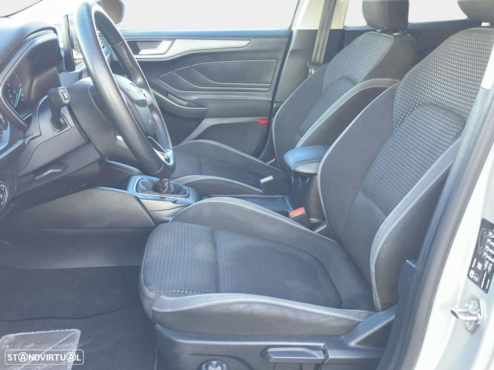 Ford Focus SW 1.0 EcoBoost Active - 11