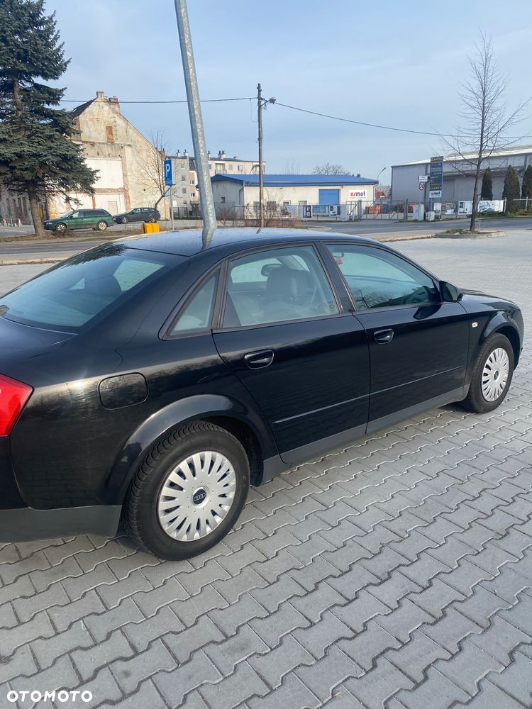 Audi A4 Limousine - 7