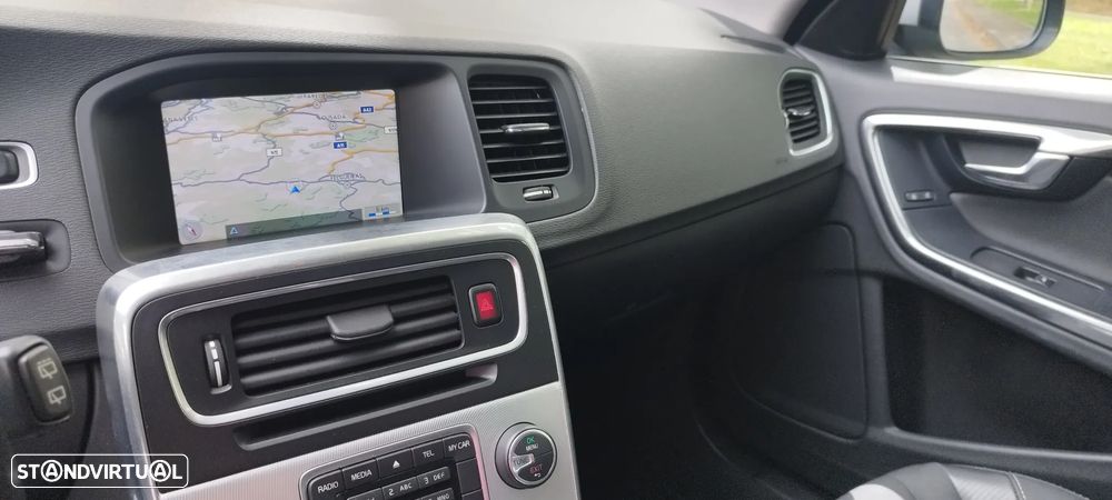Volvo V60 2.0 D3 R-Design Momentum - 21