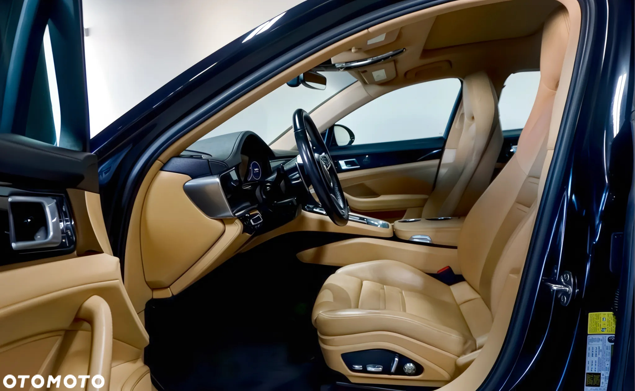 Porsche Panamera 4 Executive - 8