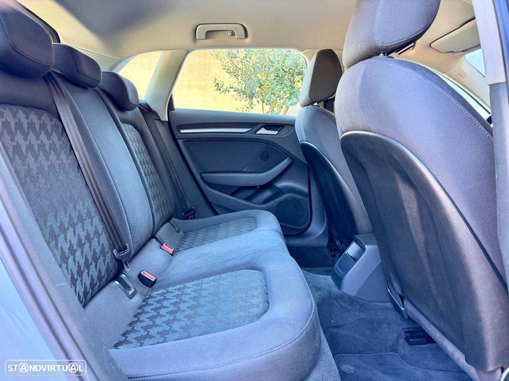 Audi A3 Sportback 1.6 TDI (clean diesel) S line Sport Pack - 11