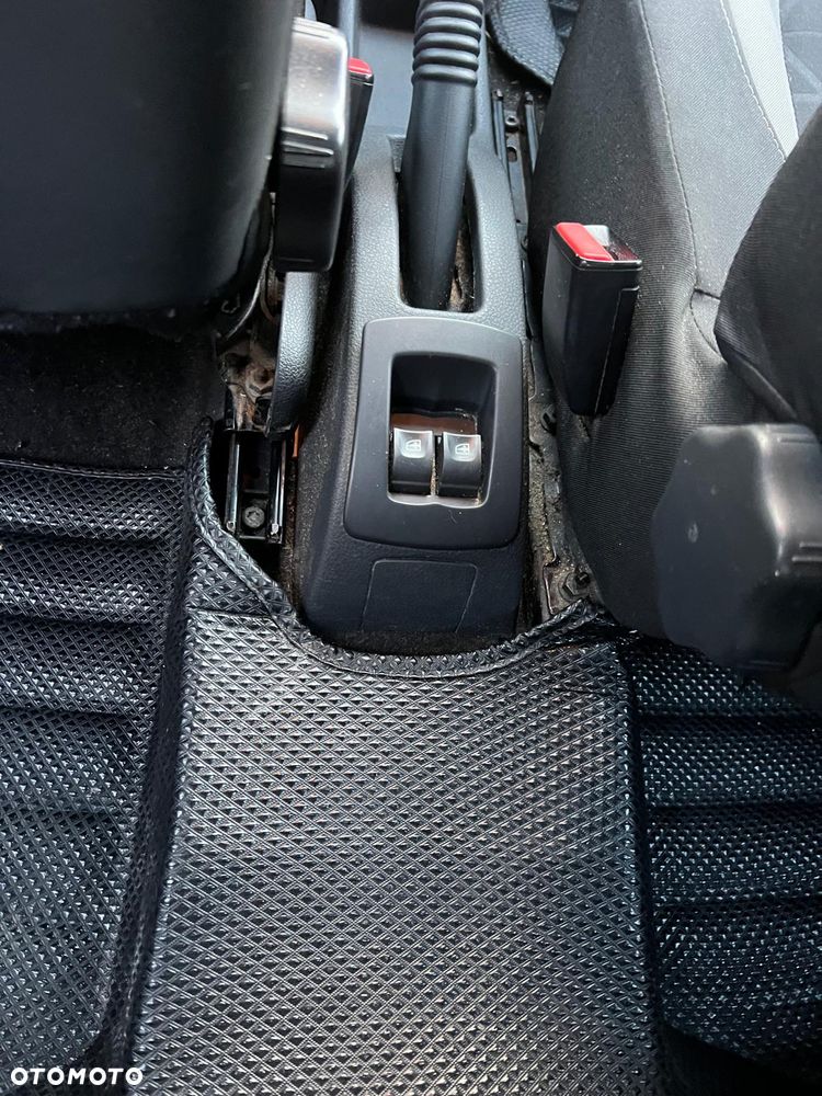 Dacia Sandero TCe 90 Celebration - 19