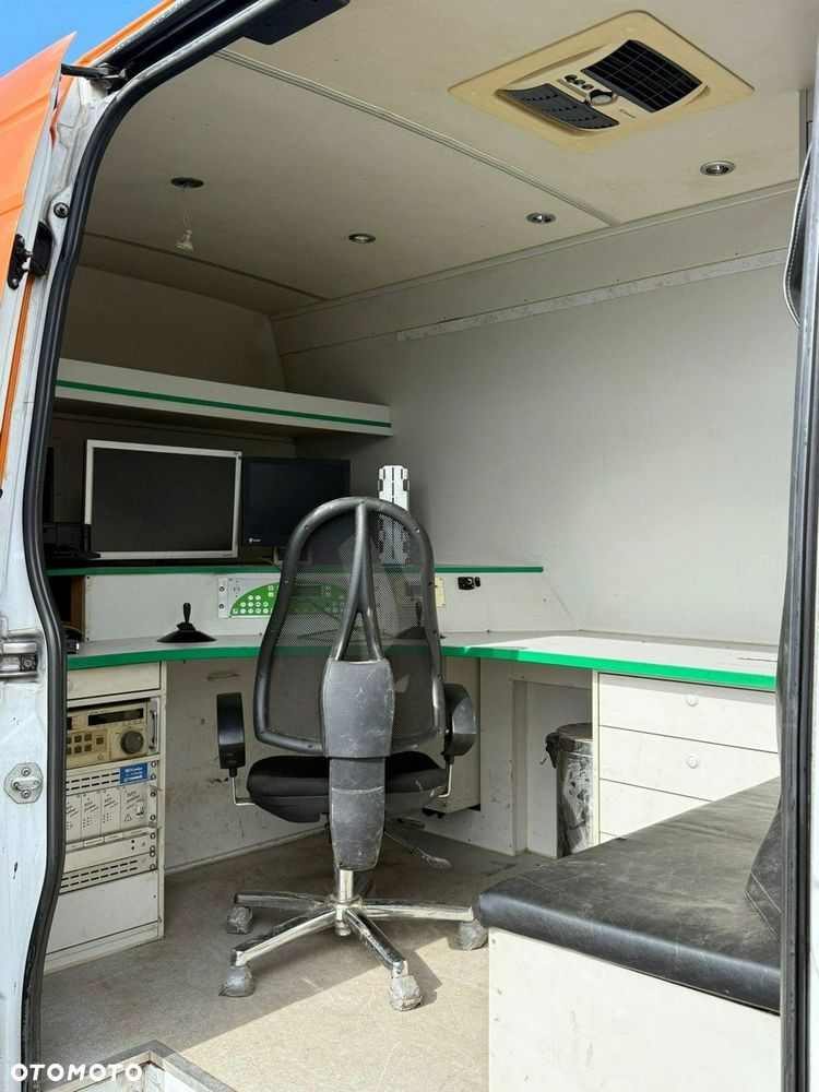 Mercedes-Benz Sprinter - 10